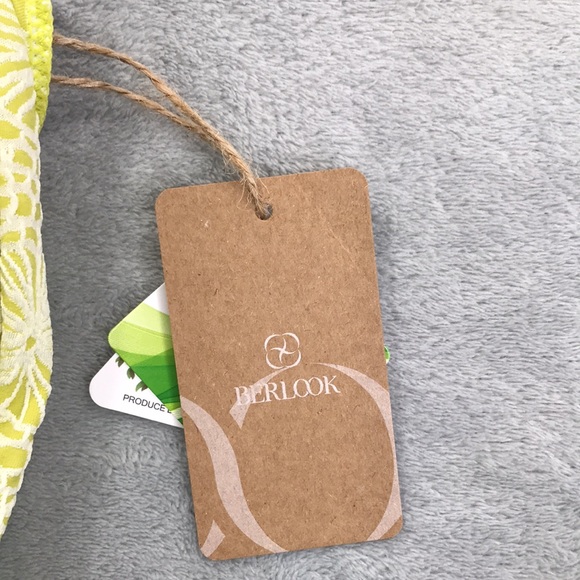 Berlook Jacquard Criss-Cross One-Piece Swimsuit Size M New - Picture 4 of 10